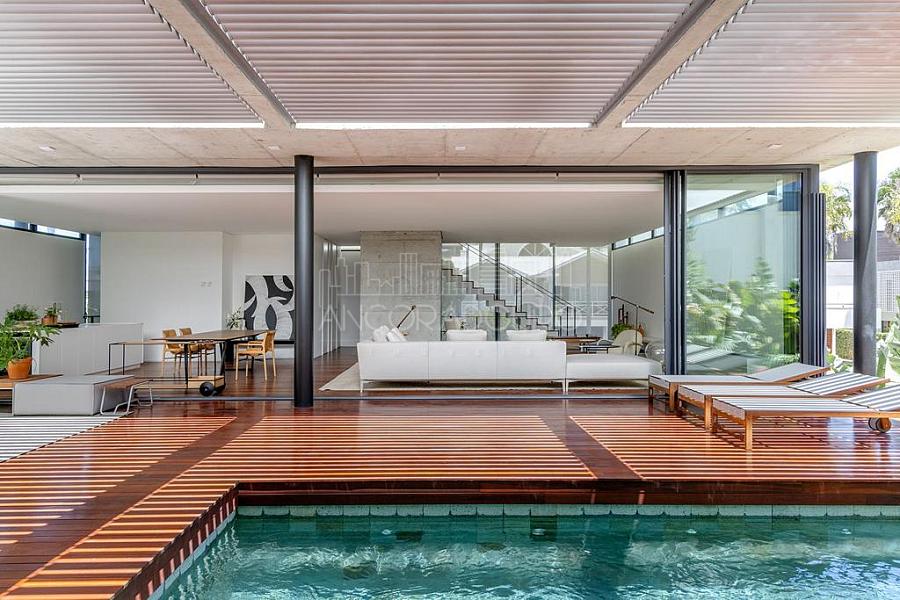 4 Suítes (sendo 1 master), 4 vagas garagem, Área externa com piscina privativa. — foto 14