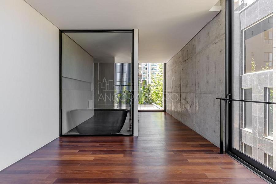 4 Suítes (sendo 1 master), 4 vagas garagem, Área externa com piscina privativa. — foto 22