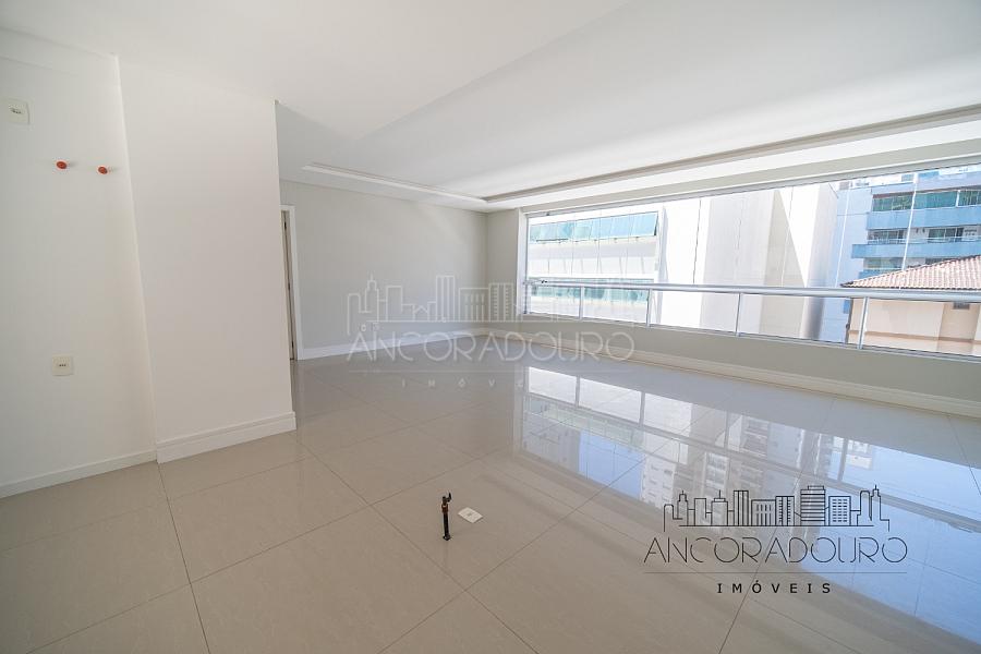 3 suítes, Living integrado com churrasqueira a carvão, 2 vagas garagem, amplo terraço privativo! — foto 9