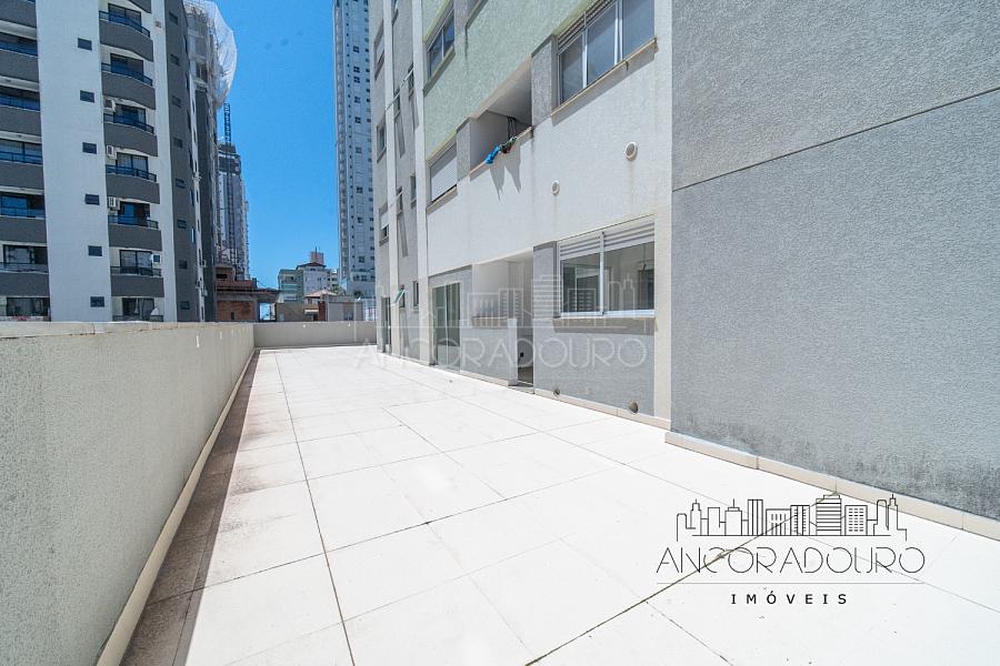 3 suítes, Living integrado com churrasqueira a carvão, 2 vagas garagem, amplo terraço privativo! — foto 26