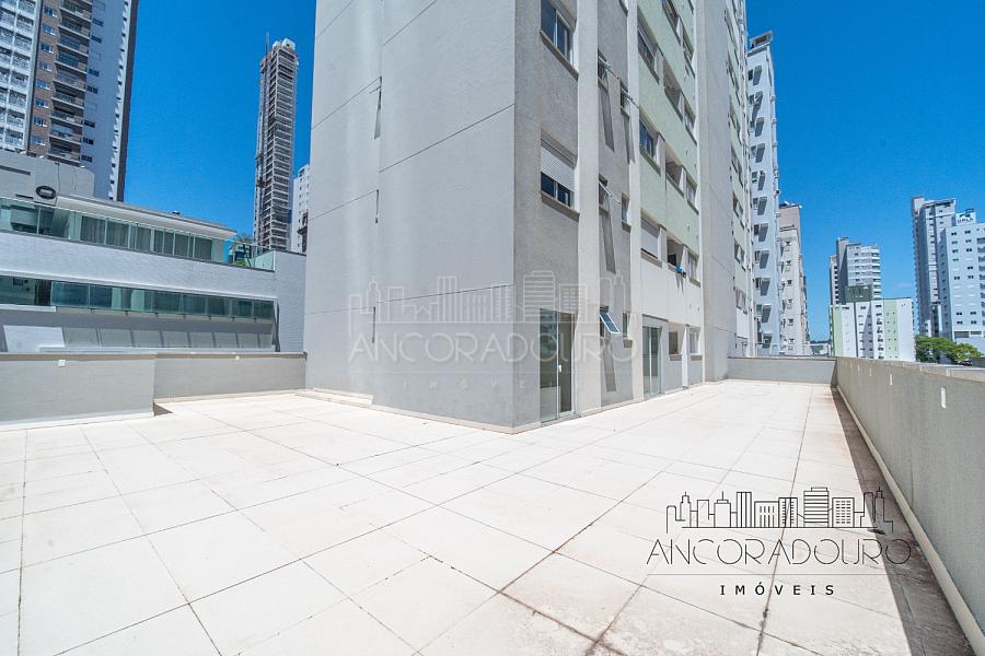 3 suítes, Living integrado com churrasqueira a carvão, 2 vagas garagem, amplo terraço privativo! — foto 25