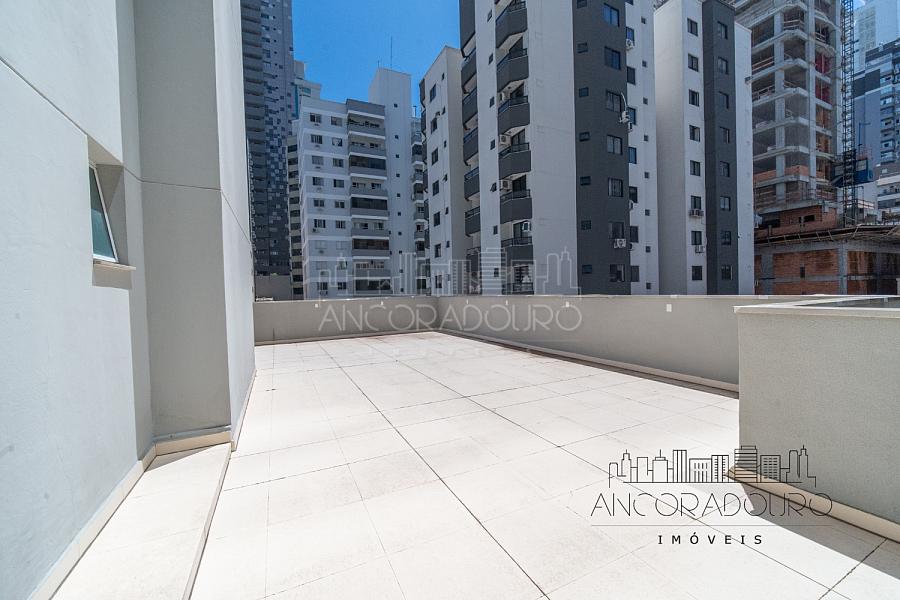 3 suítes, Living integrado com churrasqueira a carvão, 2 vagas garagem, amplo terraço privativo! — foto 28