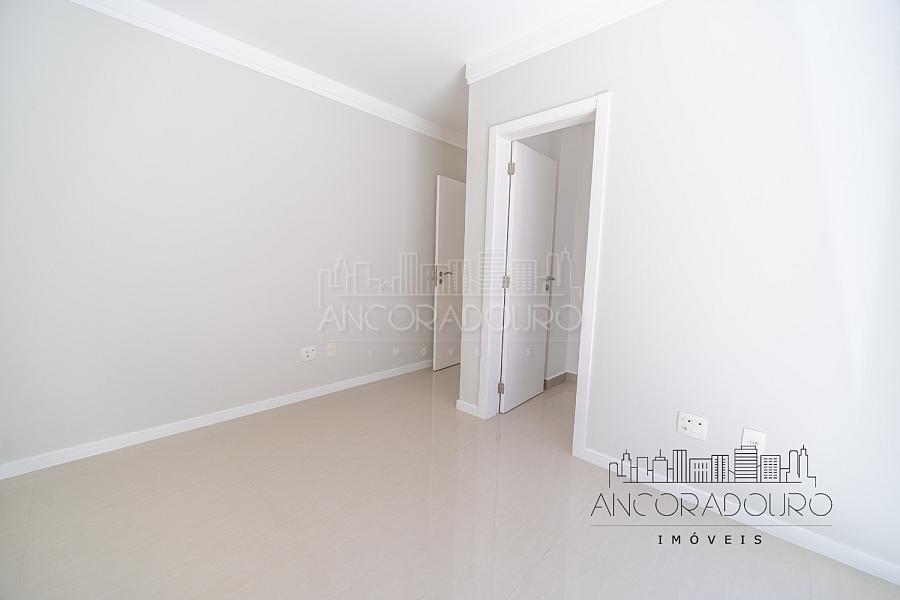 3 suítes, Living integrado com churrasqueira a carvão, 2 vagas garagem, amplo terraço privativo! — foto 10