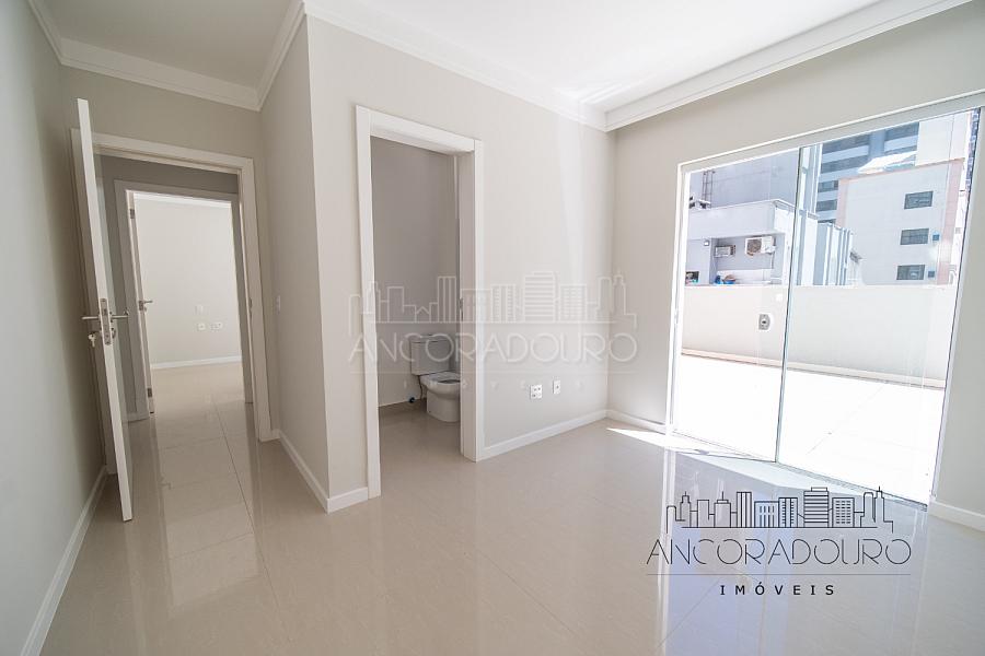 3 suítes, Living integrado com churrasqueira a carvão, 2 vagas garagem, amplo terraço privativo! — foto 11