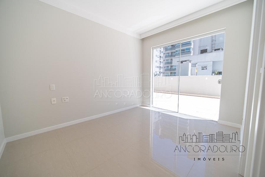 3 suítes, Living integrado com churrasqueira a carvão, 2 vagas garagem, amplo terraço privativo! — foto 12