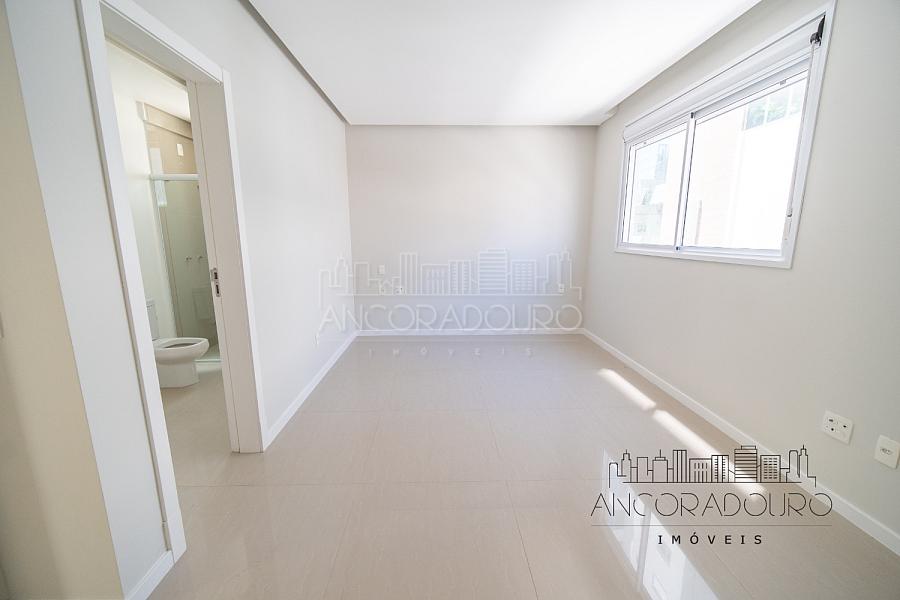 3 suítes, Living integrado com churrasqueira a carvão, 2 vagas garagem, amplo terraço privativo! — foto 14