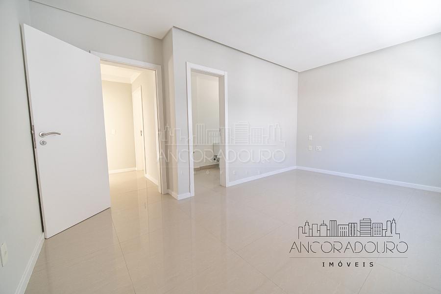 3 suítes, Living integrado com churrasqueira a carvão, 2 vagas garagem, amplo terraço privativo! — foto 17