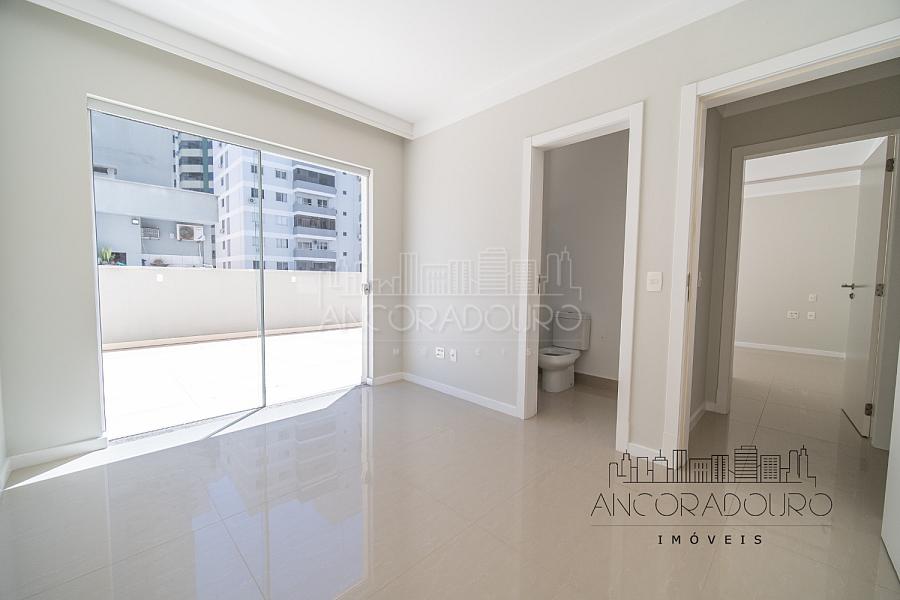 3 suítes, Living integrado com churrasqueira a carvão, 2 vagas garagem, amplo terraço privativo! — foto 16