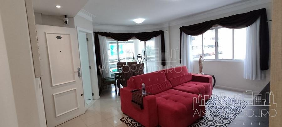 Apartamento 3 dormitórios (1 suíte), Vaga privativa, Sacada com churrasqueira, Centro de Balneário Camboriú. — foto 3