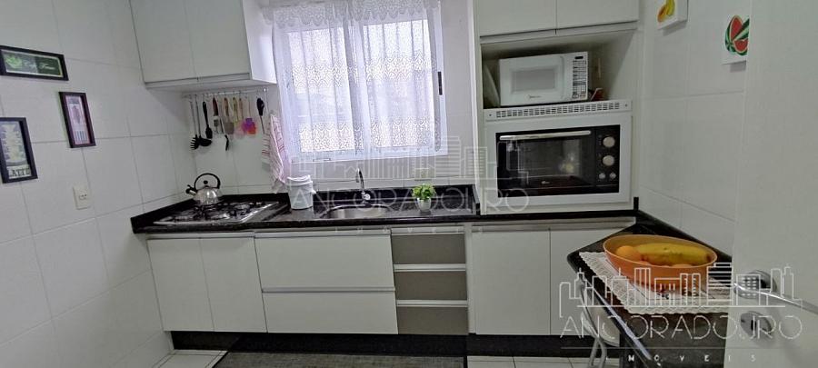 Apartamento 3 dormitórios (1 suíte), Vaga privativa, Sacada com churrasqueira, Centro de Balneário Camboriú. — foto 8