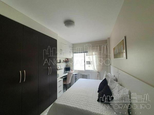 Apartamento 3 dormitórios (1 suíte), Vaga privativa, Sacada com churrasqueira, Centro de Balneário Camboriú. — foto 11