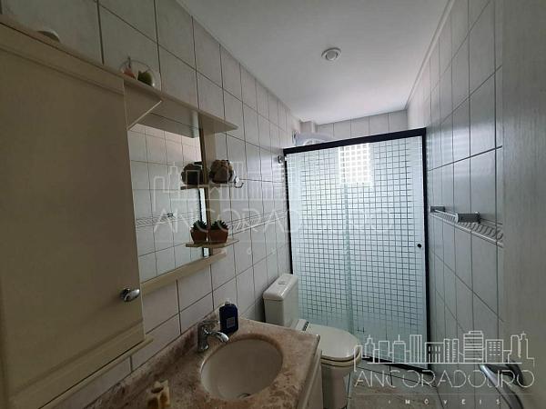 Apartamento 3 dormitórios (1 suíte), Vaga privativa, Sacada com churrasqueira, Centro de Balneário Camboriú. — foto 12