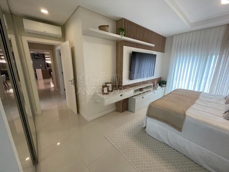 3 suítes, Mobiliado, 4 vagas garagem, amplo terraço com piscina privativa, decorado. — foto 42