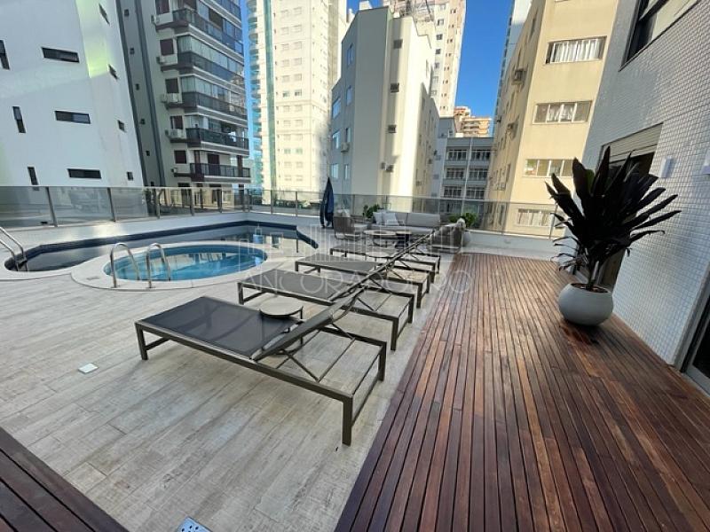 3 suítes, Mobiliado, 4 vagas garagem, amplo terraço com piscina privativa, decorado. — foto 57