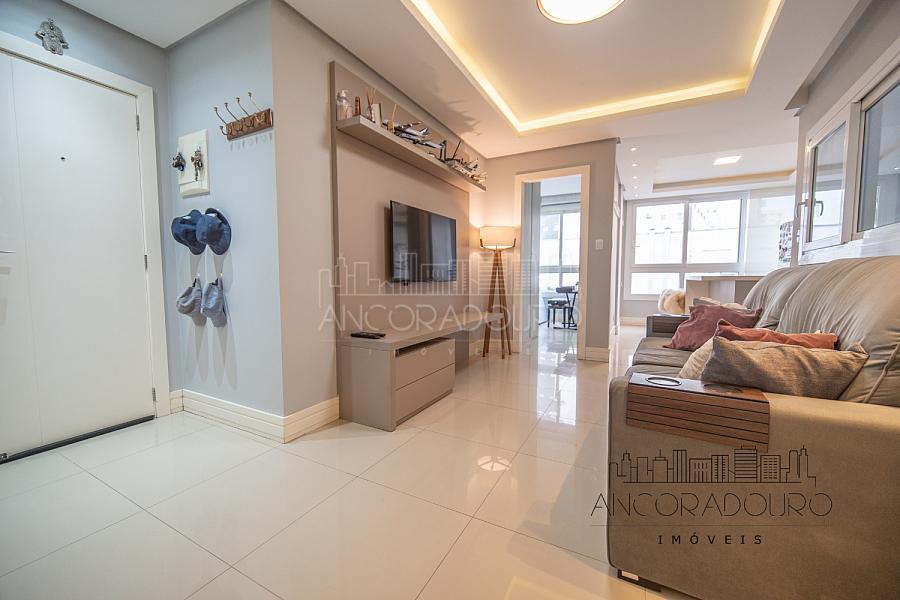 Apartamento na Avenida Brasil: 2 Dormitórios (1 suíte), Mobiliado, Centro de Balneário Camboriú. — foto 10