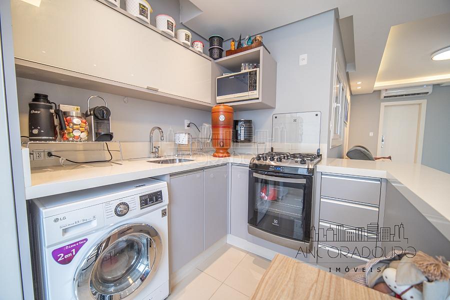 Apartamento na Avenida Brasil: 2 Dormitórios (1 suíte), Mobiliado, Centro de Balneário Camboriú. — foto 6