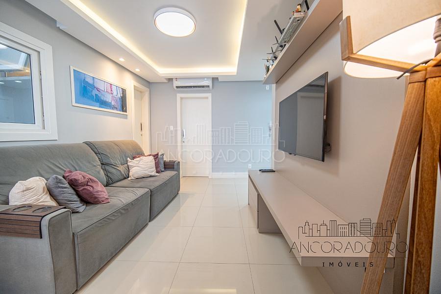 Apartamento na Avenida Brasil: 2 Dormitórios (1 suíte), Mobiliado, Centro de Balneário Camboriú. — foto 27