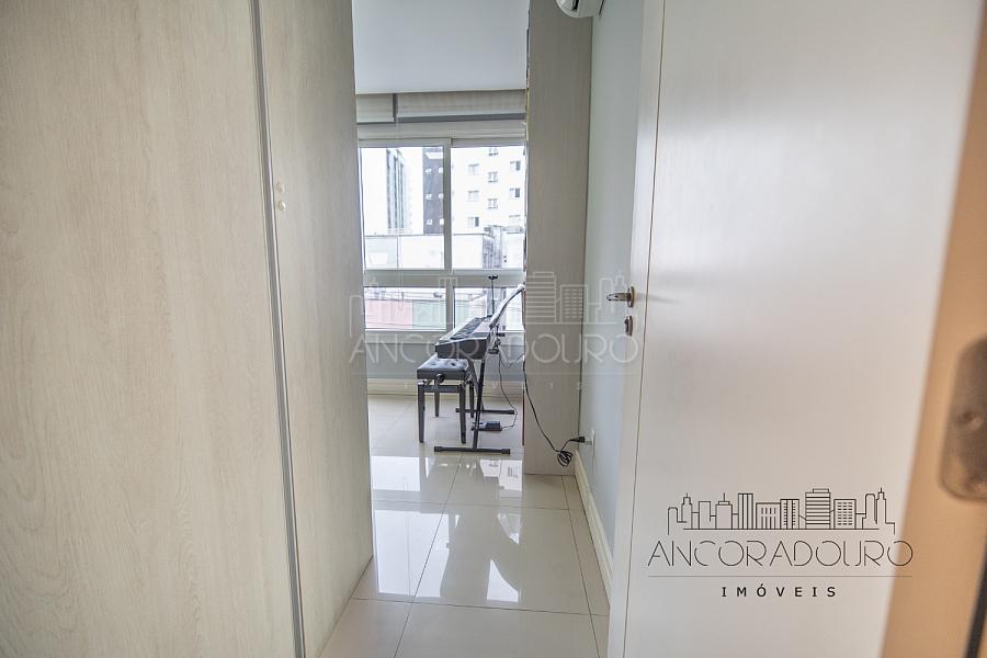 Apartamento na Avenida Brasil: 2 Dormitórios (1 suíte), Mobiliado, Centro de Balneário Camboriú. — foto 13