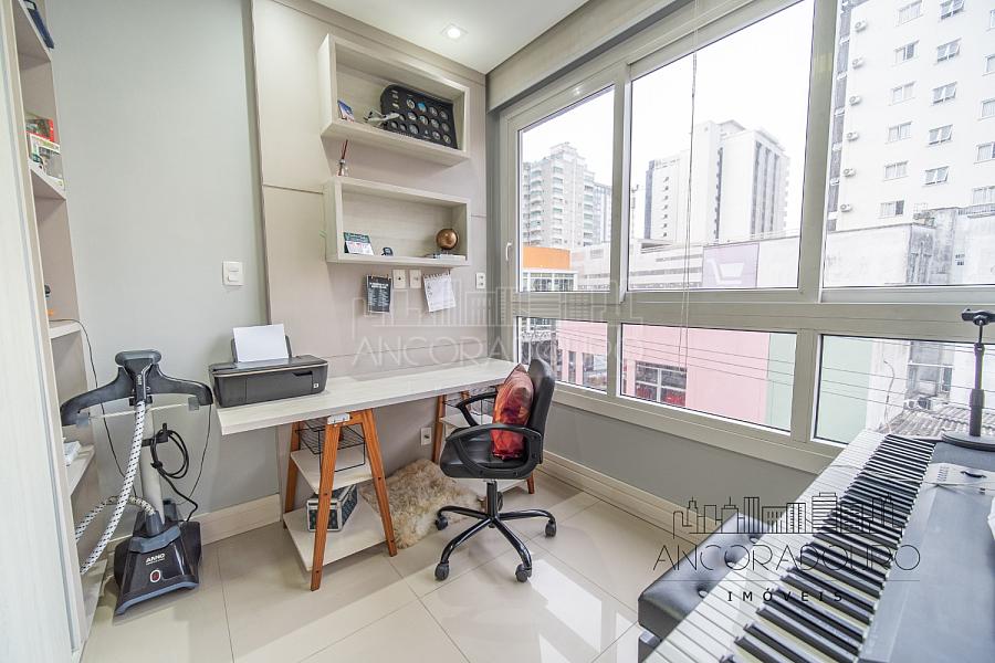 Apartamento na Avenida Brasil: 2 Dormitórios (1 suíte), Mobiliado, Centro de Balneário Camboriú. — foto 14