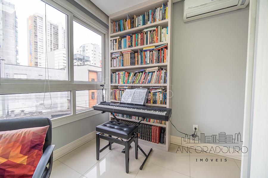 Apartamento na Avenida Brasil: 2 Dormitórios (1 suíte), Mobiliado, Centro de Balneário Camboriú. — foto 16