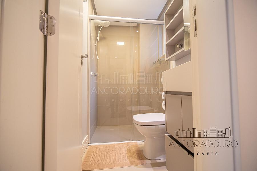 Apartamento na Avenida Brasil: 2 Dormitórios (1 suíte), Mobiliado, Centro de Balneário Camboriú. — foto 31