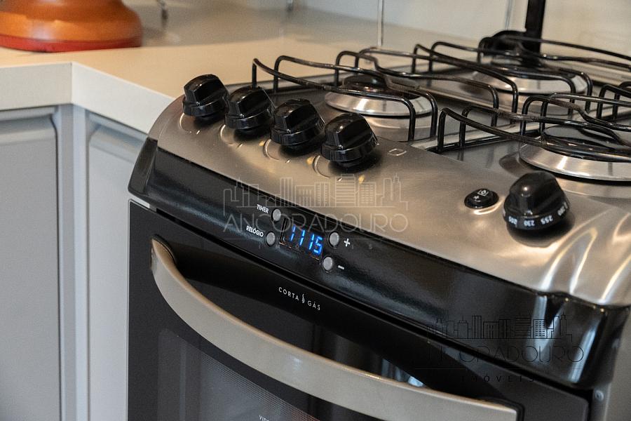 Apartamento na Avenida Brasil: 2 Dormitórios (1 suíte), Mobiliado, Centro de Balneário Camboriú. — foto 24