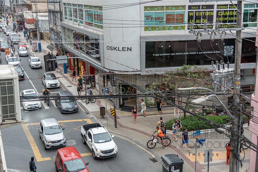 Apartamento na Avenida Brasil: 2 Dormitórios (1 suíte), Mobiliado, Centro de Balneário Camboriú. — foto 33