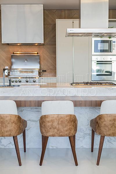 3 suítes, 2 vagas garagem, Mobiliado, Centro de Balneário Camboriú. — foto 36