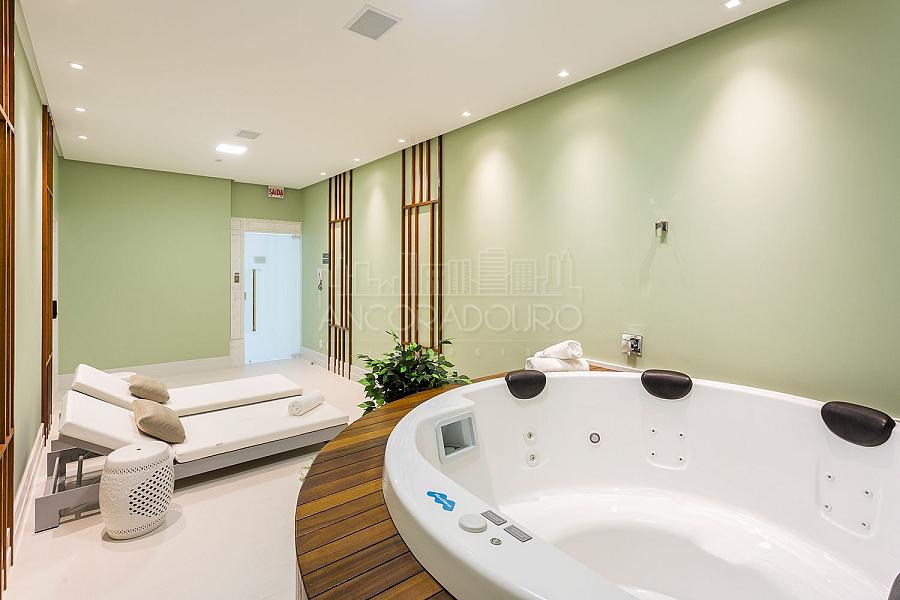 3 suítes, 2 vagas garagem, Mobiliado, Centro de Balneário Camboriú. — foto 17