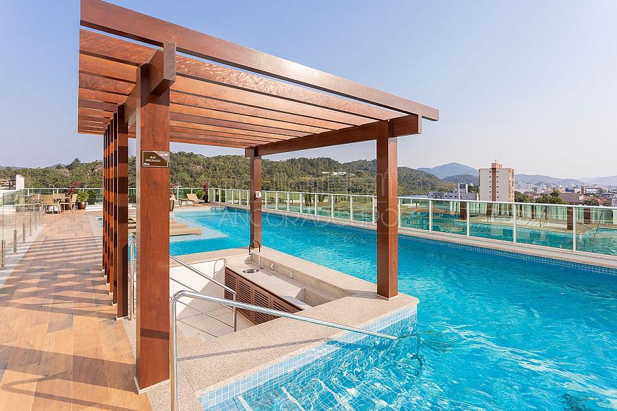 3 suítes, 2 vagas garagem, Mobiliado, Centro de Balneário Camboriú. — foto 5