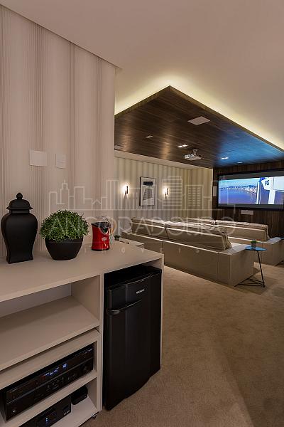 3 suítes, 2 vagas garagem, Mobiliado, Centro de Balneário Camboriú. — foto 19