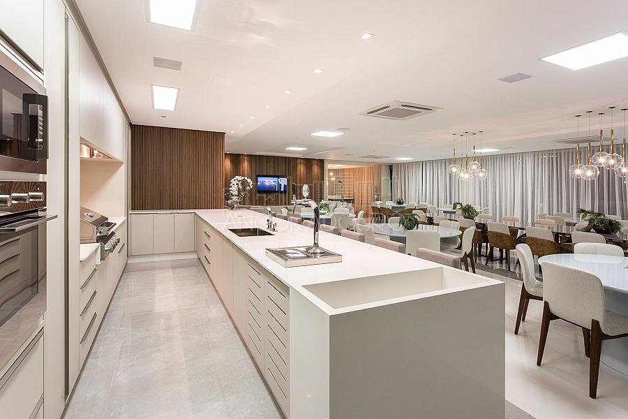 3 suítes, 2 vagas garagem, Mobiliado, Centro de Balneário Camboriú. — foto 26