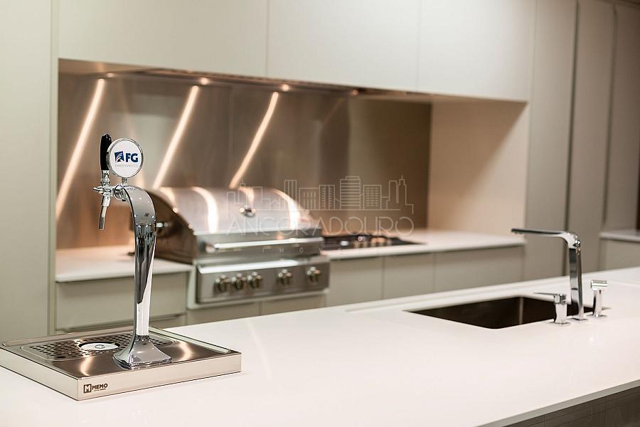 3 suítes, 2 vagas garagem, Mobiliado, Centro de Balneário Camboriú. — foto 27