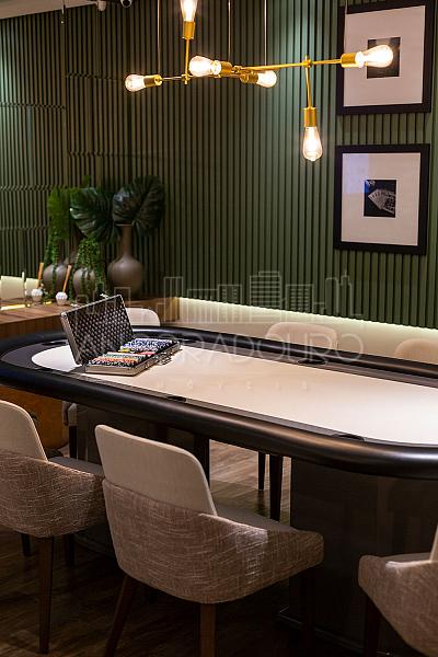 3 suítes, 2 vagas garagem, Mobiliado, Centro de Balneário Camboriú. — foto 31