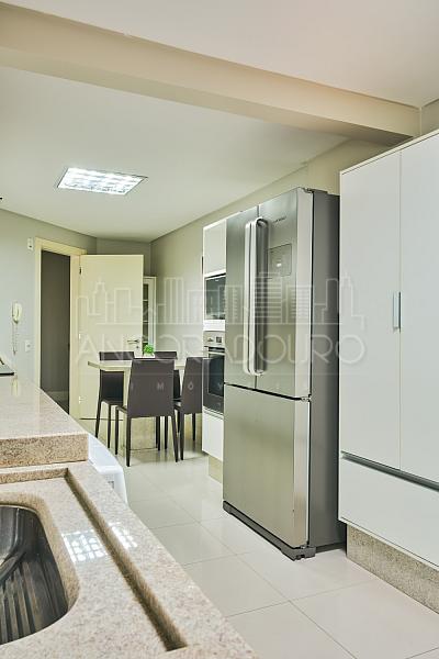 Acqua Residence : 3 Suítes, mobiliado, 3 vagas garagem, Avenida Atlântica em Balneário Camboriú — foto 28