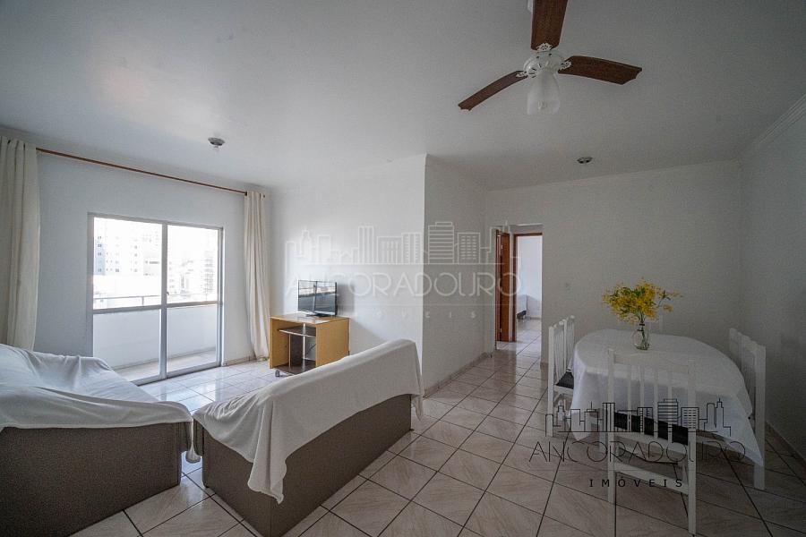 Apartamento na quadra mar - centro de Balneário Camboriú — foto 4