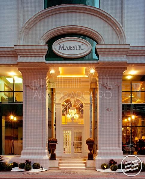 Majestic Residence: 3 suítes (sendo 1 master), 4 vagas garagem, 256m² área útil, mobiliado, Barra Sul de Balneário Camboriú — foto 3