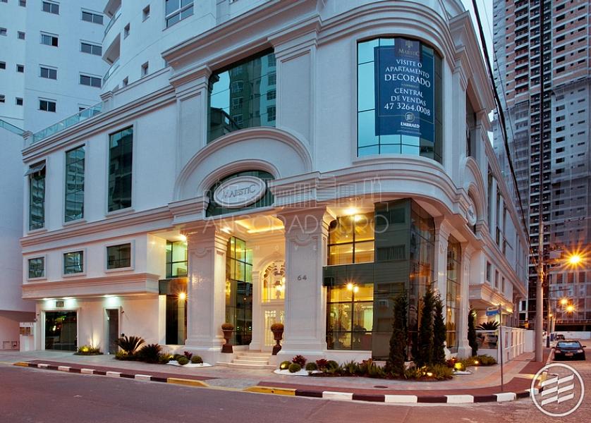 Majestic Residence: 3 suítes (sendo 1 master), 4 vagas garagem, 256m² área útil, mobiliado, Barra Sul de Balneário Camboriú — foto 2