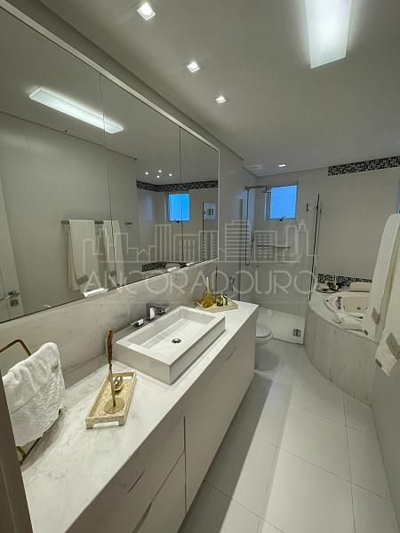 Majestic Residence: 3 suítes (sendo 1 master), 4 vagas garagem, 256m² área útil, mobiliado, Barra Sul de Balneário Camboriú — foto 42