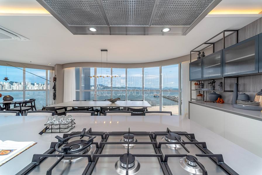 Ibiza Towers: 4 suítes, 4 vagas garagem, Avenida Atlântica de Balneário Camboriú, Mobiliado e Decorado. — foto 3