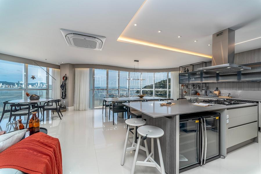 Ibiza Towers: 4 suítes, 4 vagas garagem, Avenida Atlântica de Balneário Camboriú, Mobiliado e Decorado. — foto 4
