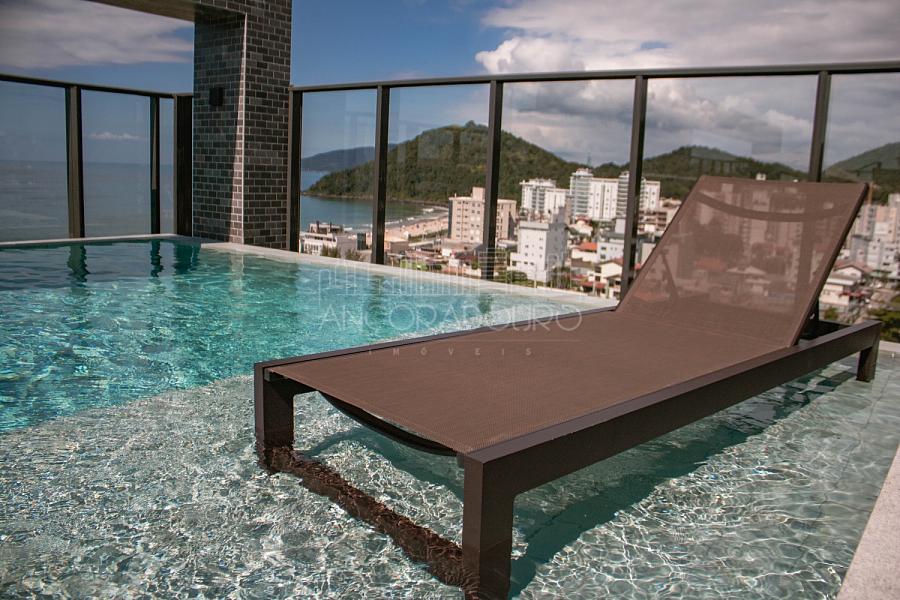 3 suítes, 2 vagas, Sacada com churrasqueira, Itajaí. — foto 4