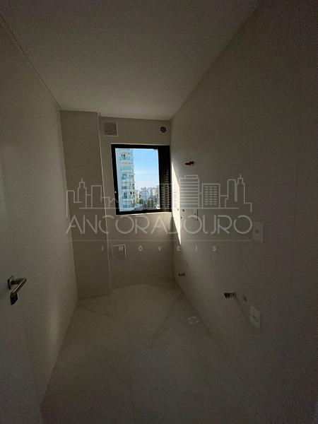 3 suítes, 2 vagas, Sacada com churrasqueira, Itajaí. — foto 26