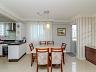 3 Dormit�rios (sendo 1 su�te), 2 vagas de garagem, mobiliado, centro de Balne�rio Cambori�. 33