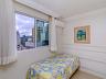 3 Dormit�rios (sendo 1 su�te), 2 vagas de garagem, mobiliado, centro de Balne�rio Cambori�. 24