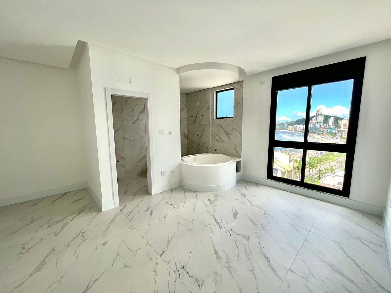 Apartamento à venda com 4 quartos, 200m² - Foto 28