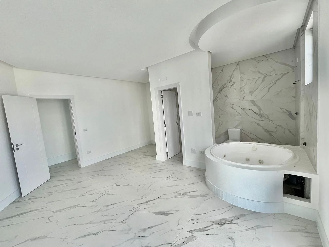 Apartamento à venda com 4 quartos, 200m² - Foto 26