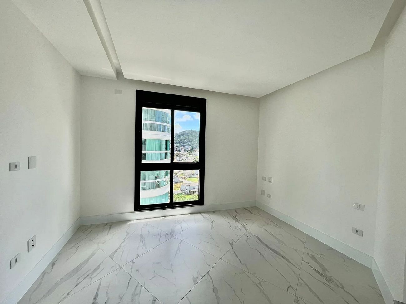 Apartamento à venda com 4 quartos, 200m² - Foto 27