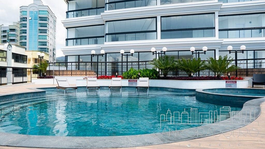 Apartamento à venda com 4 quartos, 200m² - Foto 5