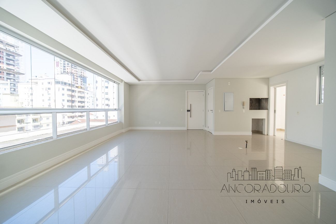 Apartamento, 3 quartos, 251 m² - Foto 1